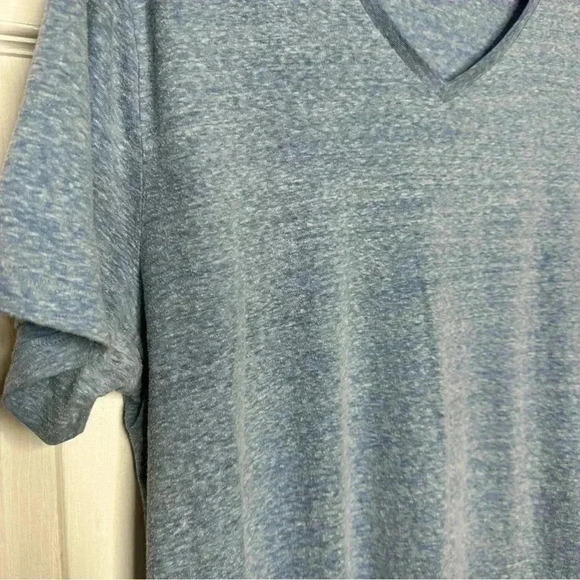 Old Navy T-Shirt V-Neck Light Blue Size  XL - Picture 3 of 16